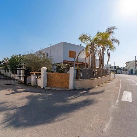 Villino Sabrina Con Piscina Villa Torre Lapillo Kültér fotó