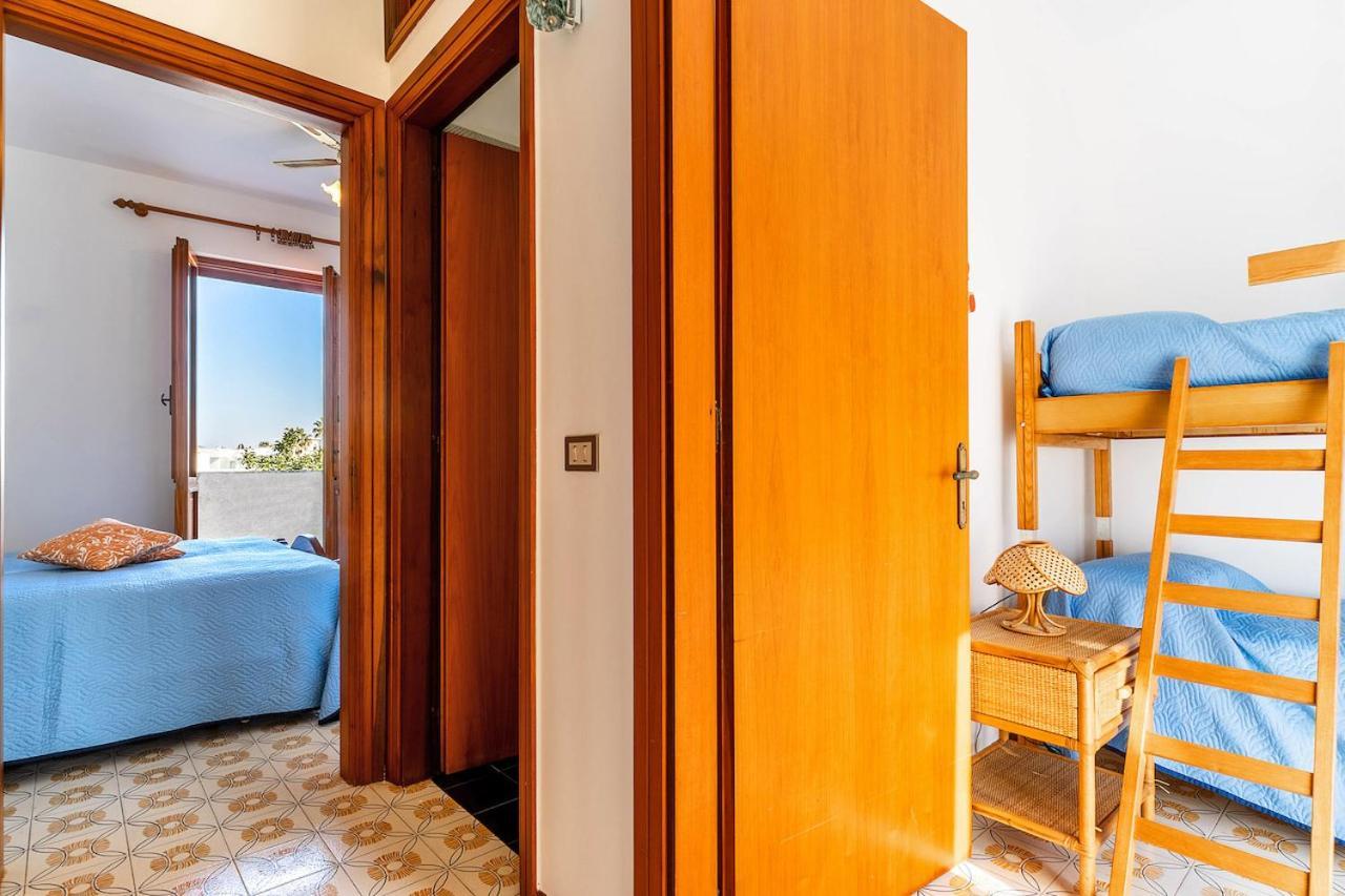 Villino Sabrina Con Piscina Villa Torre Lapillo Kültér fotó